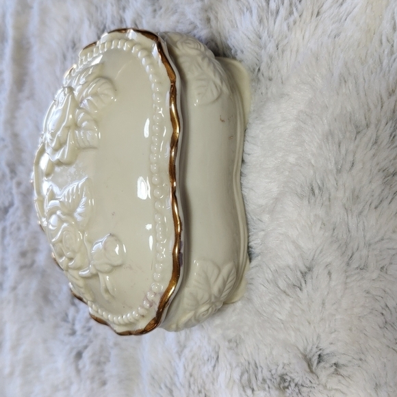 Heart Porcelain Ivory Rose Gold Rim Jewelry Box Trinket - Picture 6 of 14